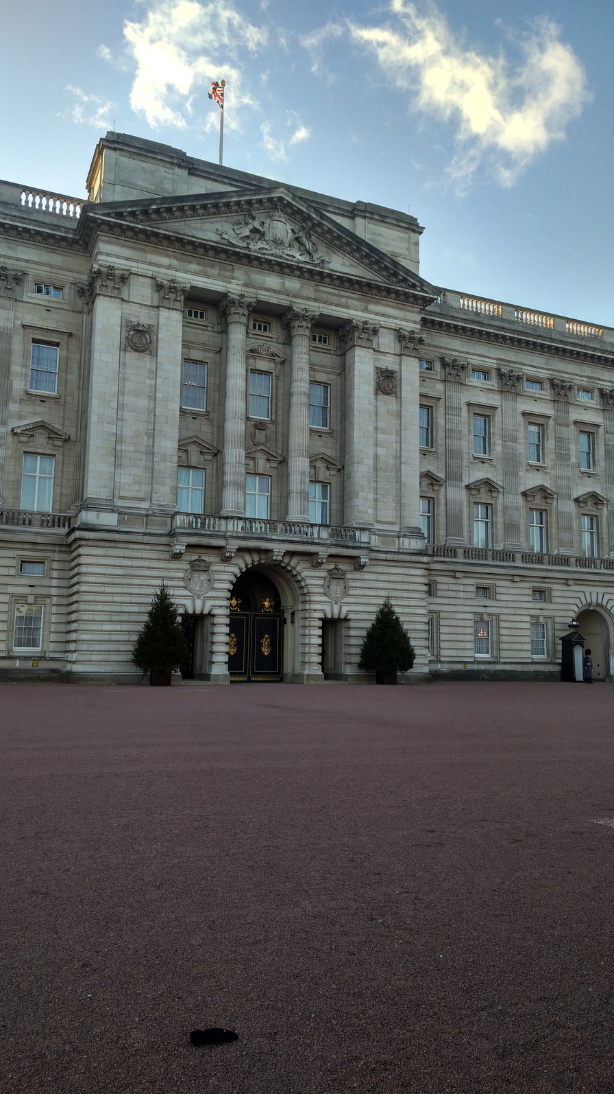 Buckingham Palace1.jpg
