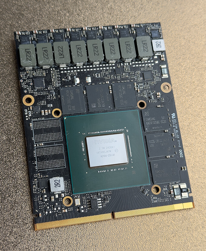 YuroalPaFPVX8TlT.jpg